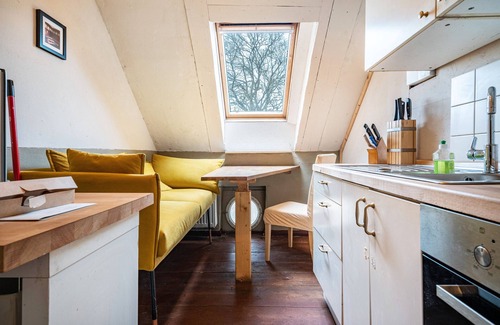 Flecken Zechlin House | Holiday Home 'Seeblick' with Lake View, Private Terrace and Wi-Fi