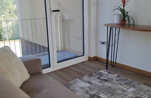 Rio Caldo House | Holiday Home 'Serração T2' with Lake View, Wi-Fi and Air Conditioning