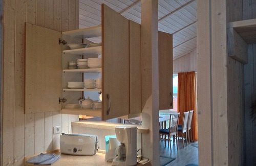 Kosel House | Holiday Home 'Skipper-Lodge Süd' with Sea View, Private Terrace and Wi-Fi