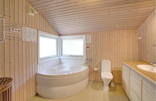 Dueodde House | Holiday Home Skovsangervej Nexø V