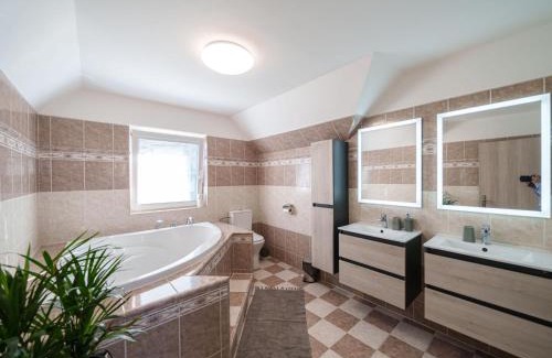 Prague 11 House | Holiday Home Starý Chodov by Interhome