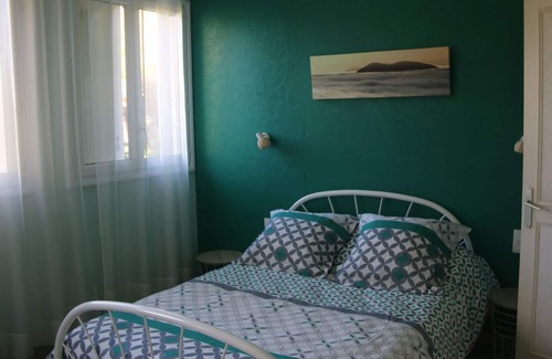 Ibos House | Holiday Home 'Villa Du Pouey' with Private Terrace, Private Garden and Wi-Fi