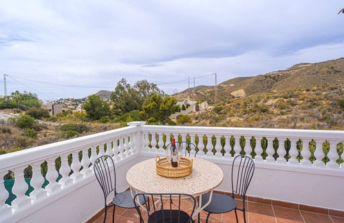 Coveta Fuma Villa | Holiday Home 'Villa Mellizo' with Private Pool, Wi-Fi and Air Conditioning