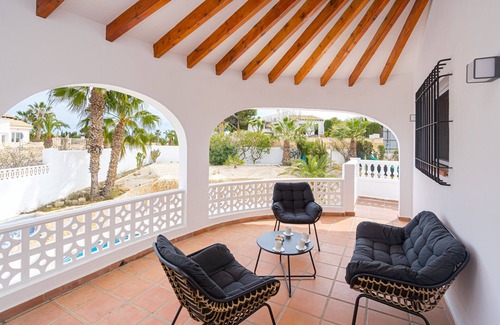 Coveta Fuma Villa | Holiday Home 'Villa Mellizo' with Private Pool, Wi-Fi and Air Conditioning
