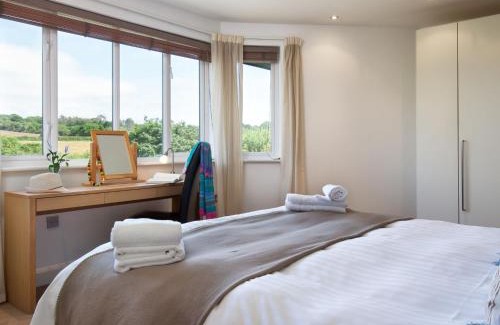 Carnon Downs House | Holiday Home Villa Gallery by Interhome