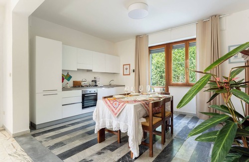 Marina di Pietrasanta House | Holiday Home "Villa Le Maree di Tonfano" with Garden, Terrace & Wi-Fi