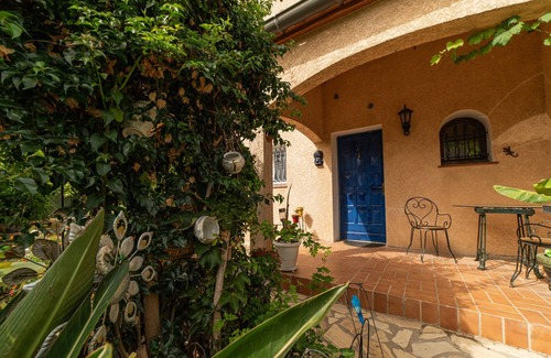 Rivesaltes House | Holiday Home 'Villa Marie Carmen' with Shared Garden, Wi-Fi and Air Conditioning