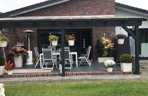 Zetel House | Holiday home with child and dog