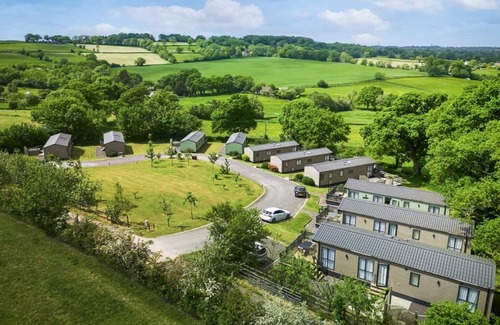 Axminster House | Holiday Home with one double and one twin bedroom.
