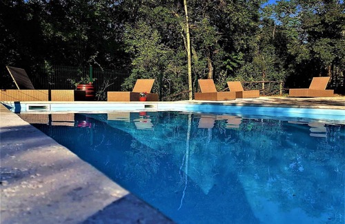 Kotli House | Holiday home with outdoor pool and satellite TV