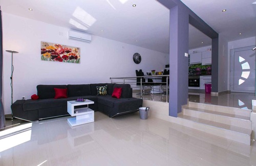 Skrbcici House | Holiday home with pool and air conditioning
