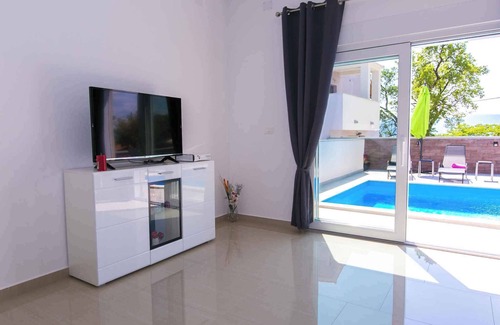Skrbcici House | Holiday home with pool and air conditioning