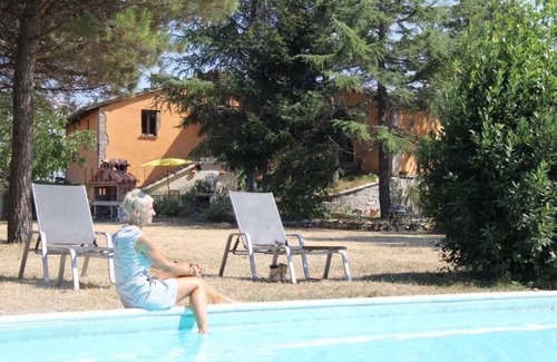 Urbino House | Holiday home with pool suitable for families and groups