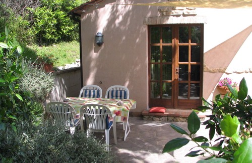 Civitella Paganico House | Holiday house for 2 pesons on small Estate with pool, near hot springs