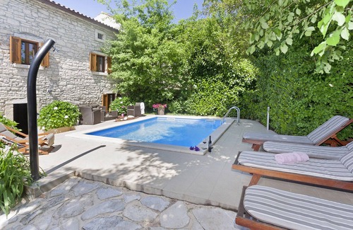 Melnica House | Holiday house Angelika * fenced garden, private pool, free WiFi