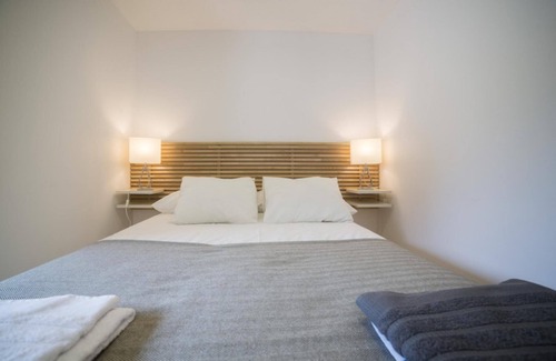 Casteloes House | Holiday house Bustelo for 1 - 6 persons with 3 bedrooms - Holiday home