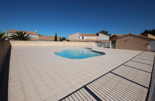 Portiragnes-Plage House | Holiday house for 4 people, 2 bedrooms, new conservatory, in a secured residence with pool LE.