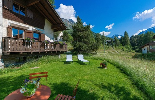 Maloja House | Holiday house Maloja for 1 - 6 persons with 3 bedrooms - Holiday home