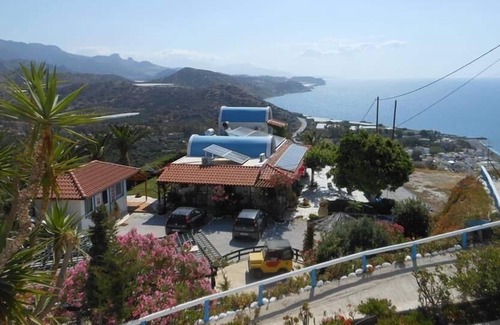 Myrtos House | Holiday house Myrtos for 12 - 18 persons with 6 bedrooms - Row house