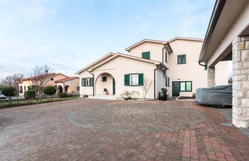 Presika House | Holiday House OLIVE GROVE with pool and garden