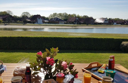 Walchum House | Holiday house right on the lake