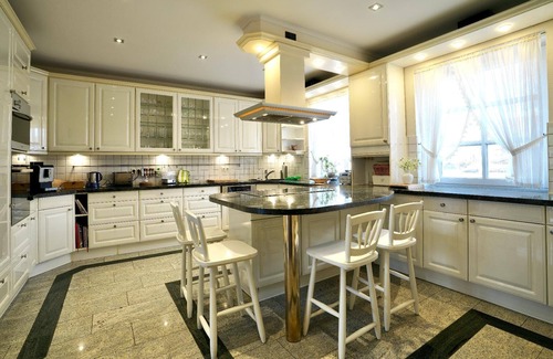 Ruhn House | Holiday house Rühn for 1 - 12 persons with 5 bedrooms - Holiday house