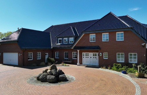 Ruhn House | Holiday house Rühn for 1 - 12 persons with 5 bedrooms - Holiday house