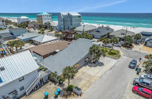Crescent Beach House | Holiday House