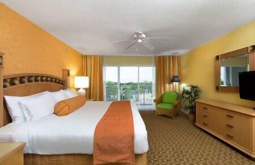 Port Canaveral Resort | Holiday Inn Cape Canaveral Beach Resort-2-suite