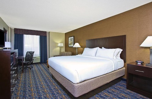 West Mifflin Hotel | Holiday Inn Express and Suites Pittsburgh West Mifflin by IHG