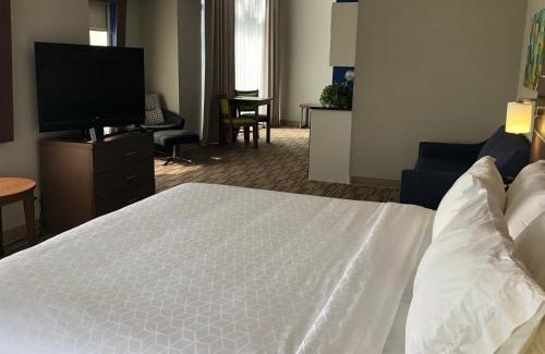 Milford Hotel | Holiday Inn Express and Suites Quakertown - Allentown Area by IHG