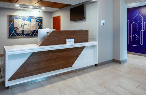 North Lima Hotel | Holiday Inn Express Hotel & Suites Youngstown - North Lima/Boardman by IHG