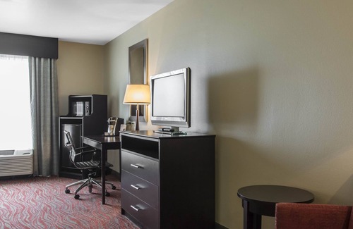 Cullman Hotel | Holiday Inn Express Hotel & Suites Cullman by IHG