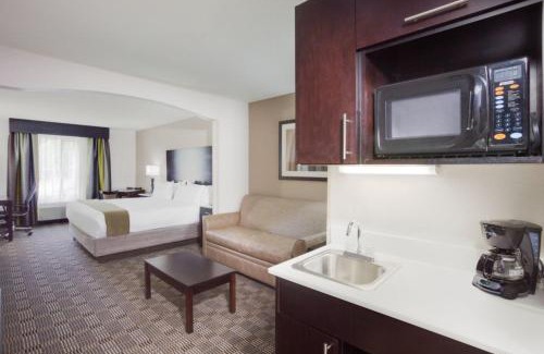 Mebane Hotel | Holiday Inn Express Hotel & Suites Mebane by IHG
