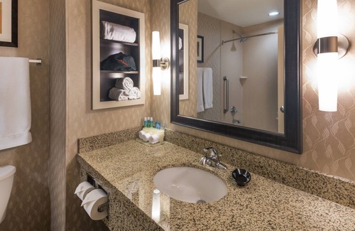 Hays Hotel | Holiday Inn Express Hotel & Suites Hays by IHG