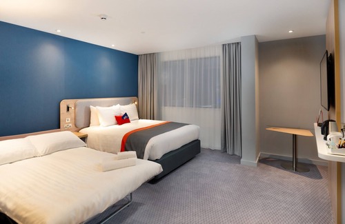 Heathrow Villages Hotel | Holiday Inn Express London Heathrow T4 by IHG