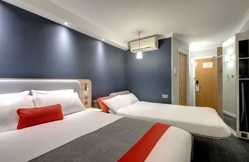 Willen Hotel | Holiday Inn Express Milton Keynes by IHG