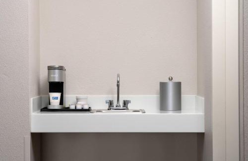 Near North Valley Hotel | Holiday Inn Express & Suites Albuquerque Historic Old Town by IHG