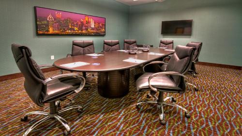 Canonsburg Hotel | Holiday Inn Express & Suites Pittsburgh SW/Southpointe by IHG