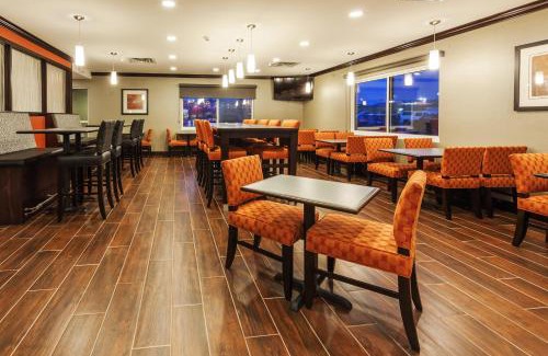 Rapid City Hotel | Holiday Inn Express & Suites Rapid City by IHG