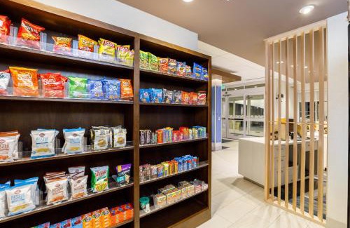 Sturbridge Hotel | Holiday Inn Express & Suites - Sturbridge by IHG