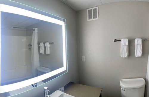 Trowbridge Park Hotel | Holiday Inn Express & Suites Marquette by IHG