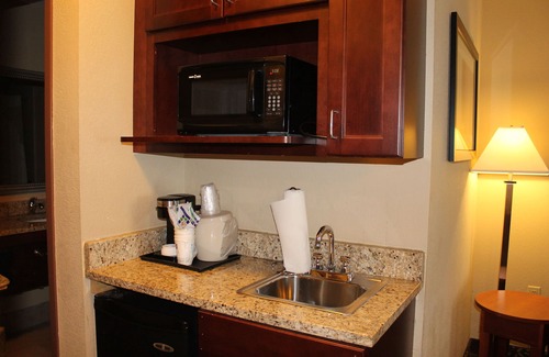 Starkville Hotel | Holiday Inn Express & Suites Starkville by IHG