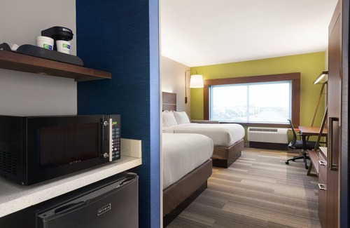 McAllen Hotel | Holiday Inn Express & Suites McAllen - Medical Center Area by IHG