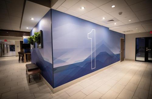 Randolph Hotel | Holiday Inn Express & Suites - Boston South - Randolph by IHG