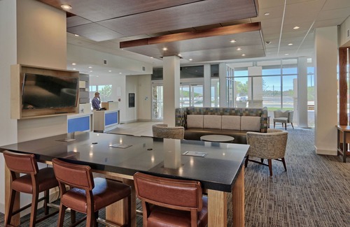 Roswell Hotel | Holiday Inn Express & Suites Roswell by IHG