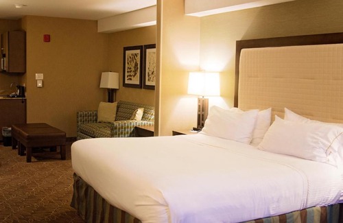 North Logan Hotel | Holiday Inn Express & Suites Logan by IHG