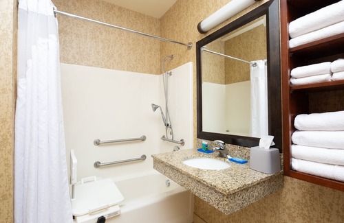 Astoria Hotel | Holiday Inn Express & Suites Astoria by IHG