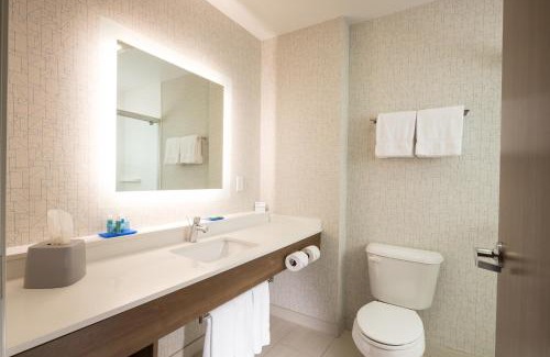 La Porte Hotel | Holiday Inn Express & Suites La Porte by IHG