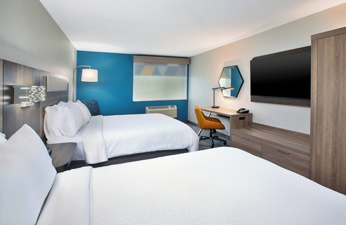 Wauseon Hotel | Holiday Inn Express & Suites Wauseon by IHG